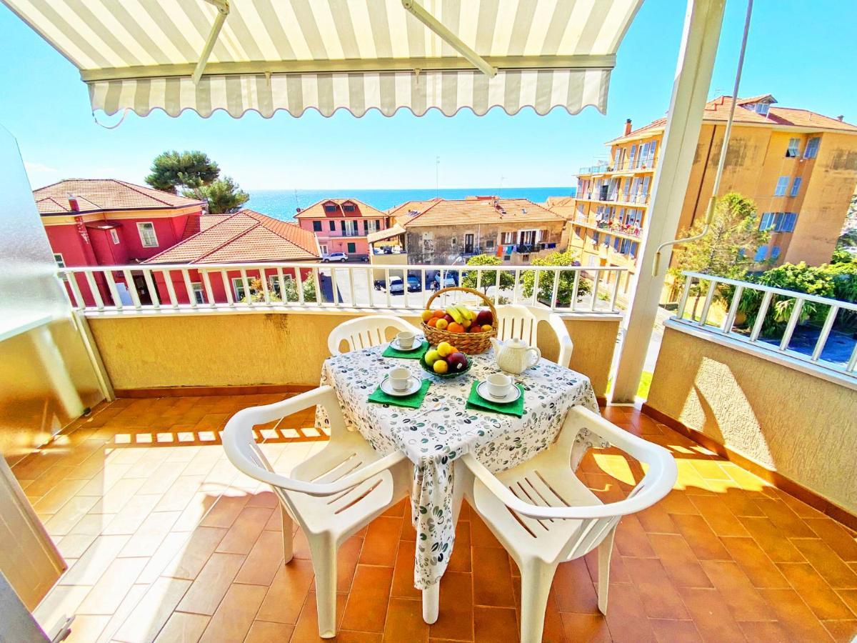 Casa Vacanze Stelle Marine Santo Stefano al Mare Exterior foto