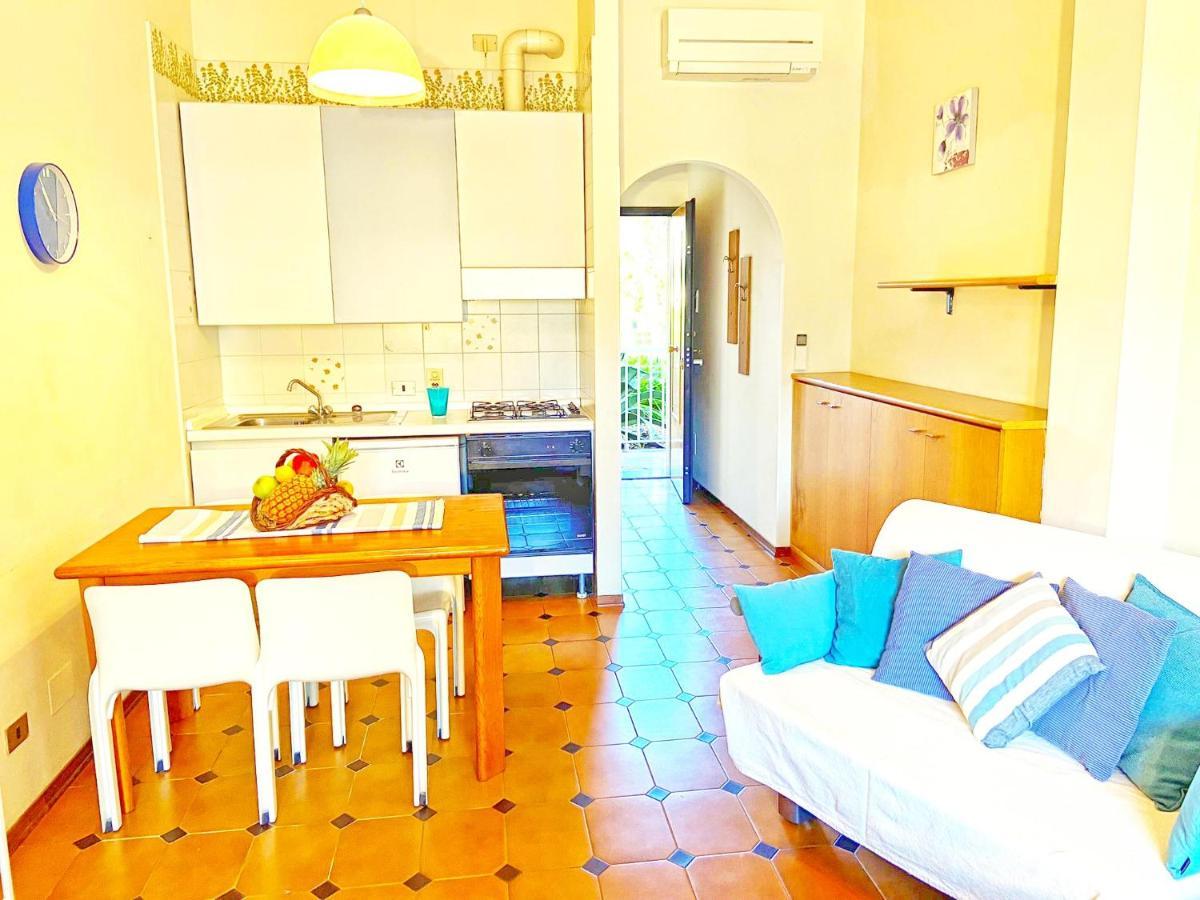 Casa Vacanze Stelle Marine Santo Stefano al Mare Exterior foto