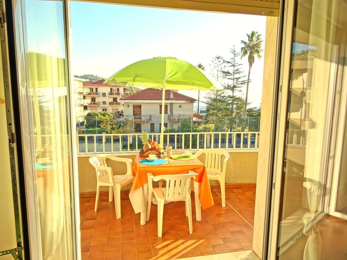 Casa Vacanze Stelle Marine Santo Stefano al Mare Exterior foto