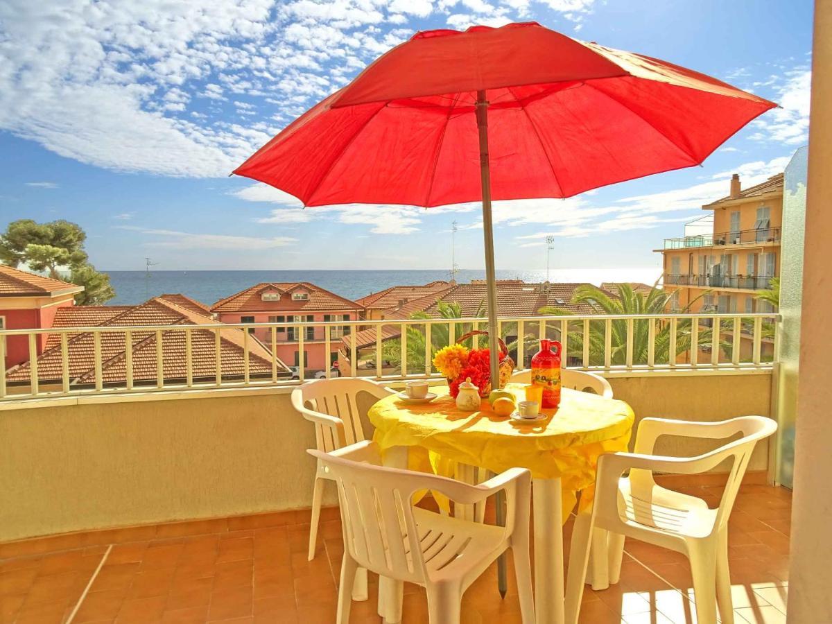 Casa Vacanze Stelle Marine Santo Stefano al Mare Exterior foto