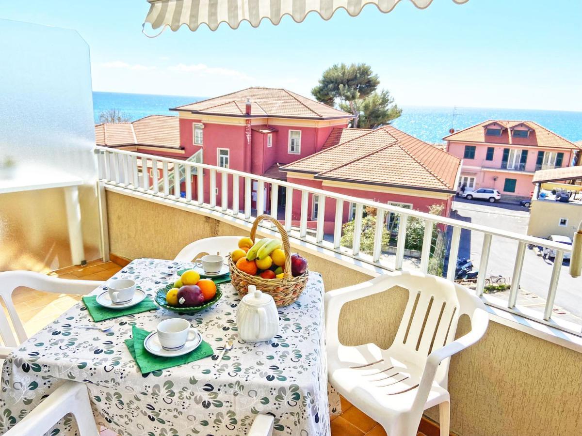 Casa Vacanze Stelle Marine Santo Stefano al Mare Exterior foto