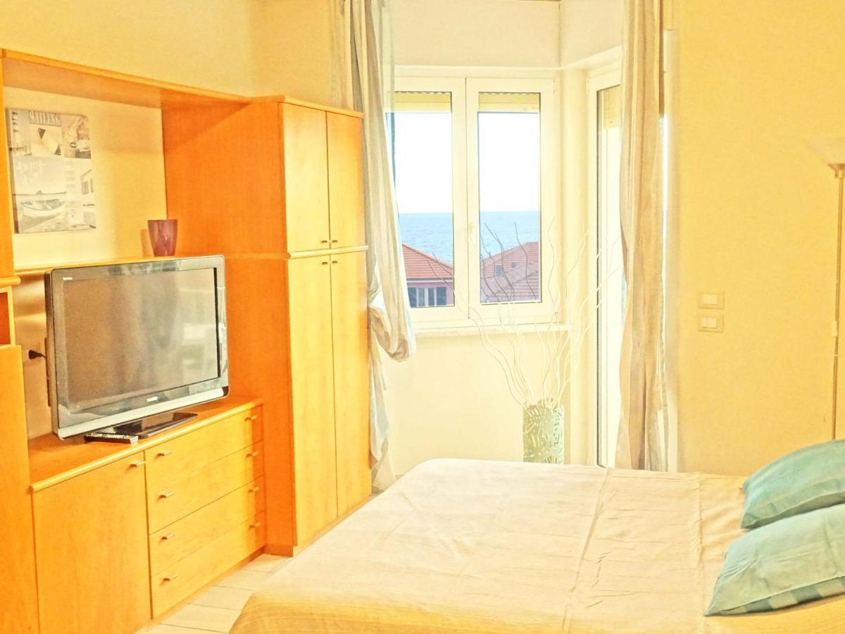 Casa Vacanze Stelle Marine Santo Stefano al Mare Exterior foto
