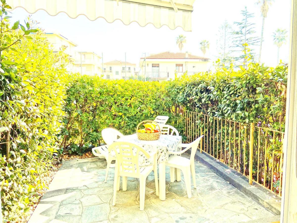 Casa Vacanze Stelle Marine Santo Stefano al Mare Exterior foto