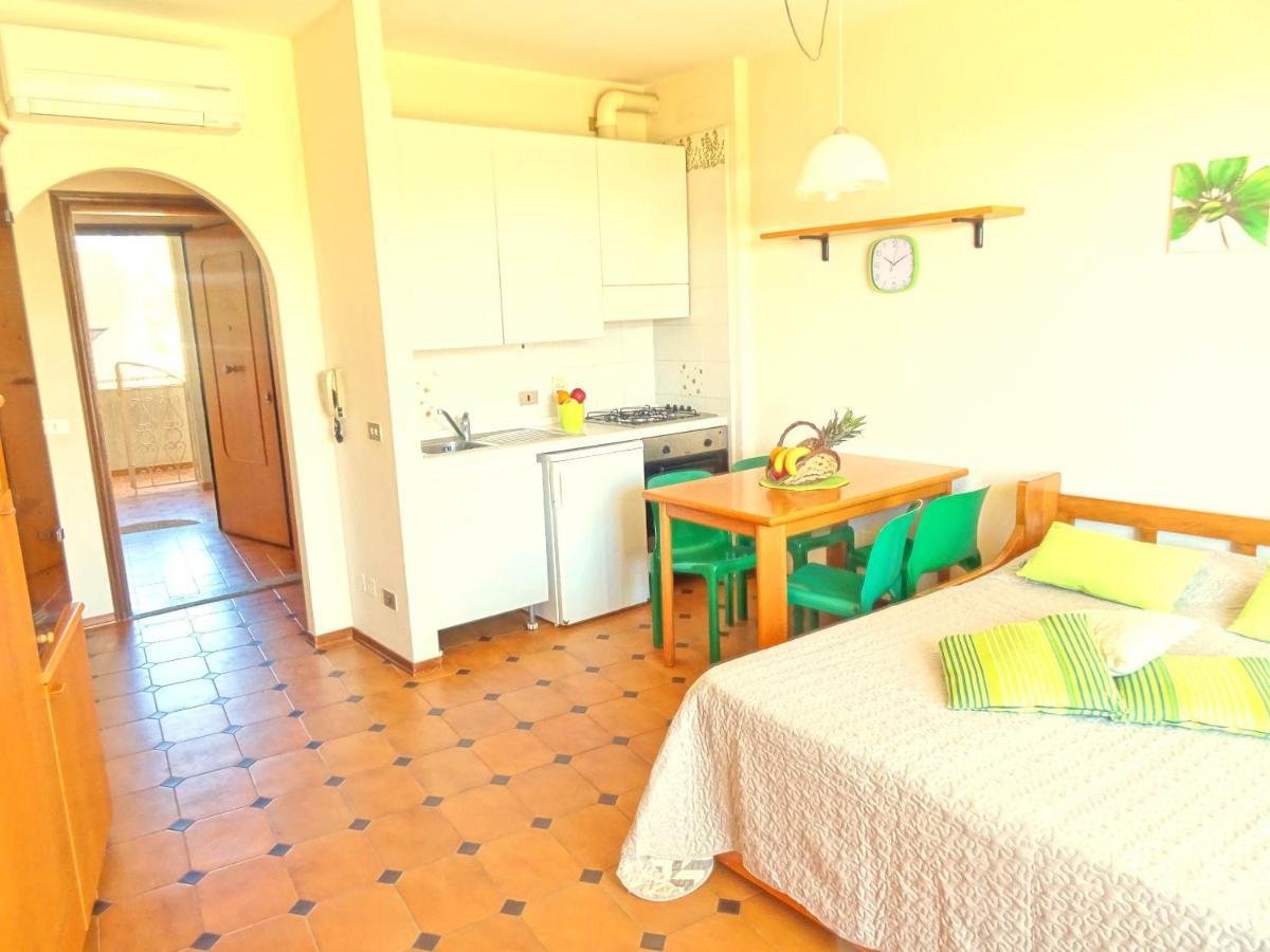 Casa Vacanze Stelle Marine Santo Stefano al Mare Exterior foto