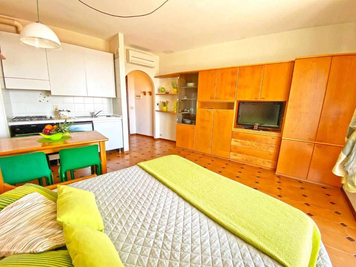 Casa Vacanze Stelle Marine Santo Stefano al Mare Exterior foto