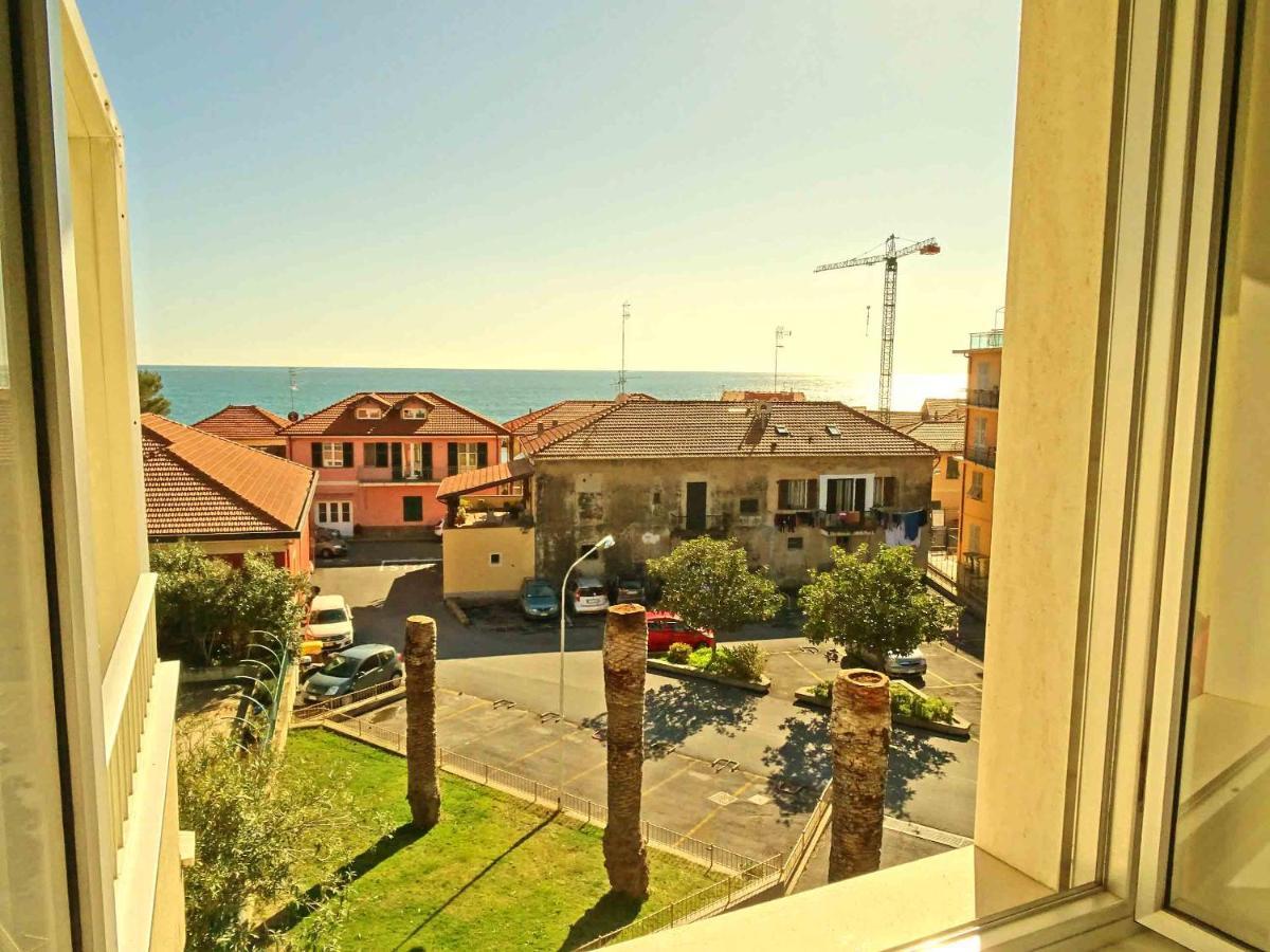 Casa Vacanze Stelle Marine Santo Stefano al Mare Exterior foto